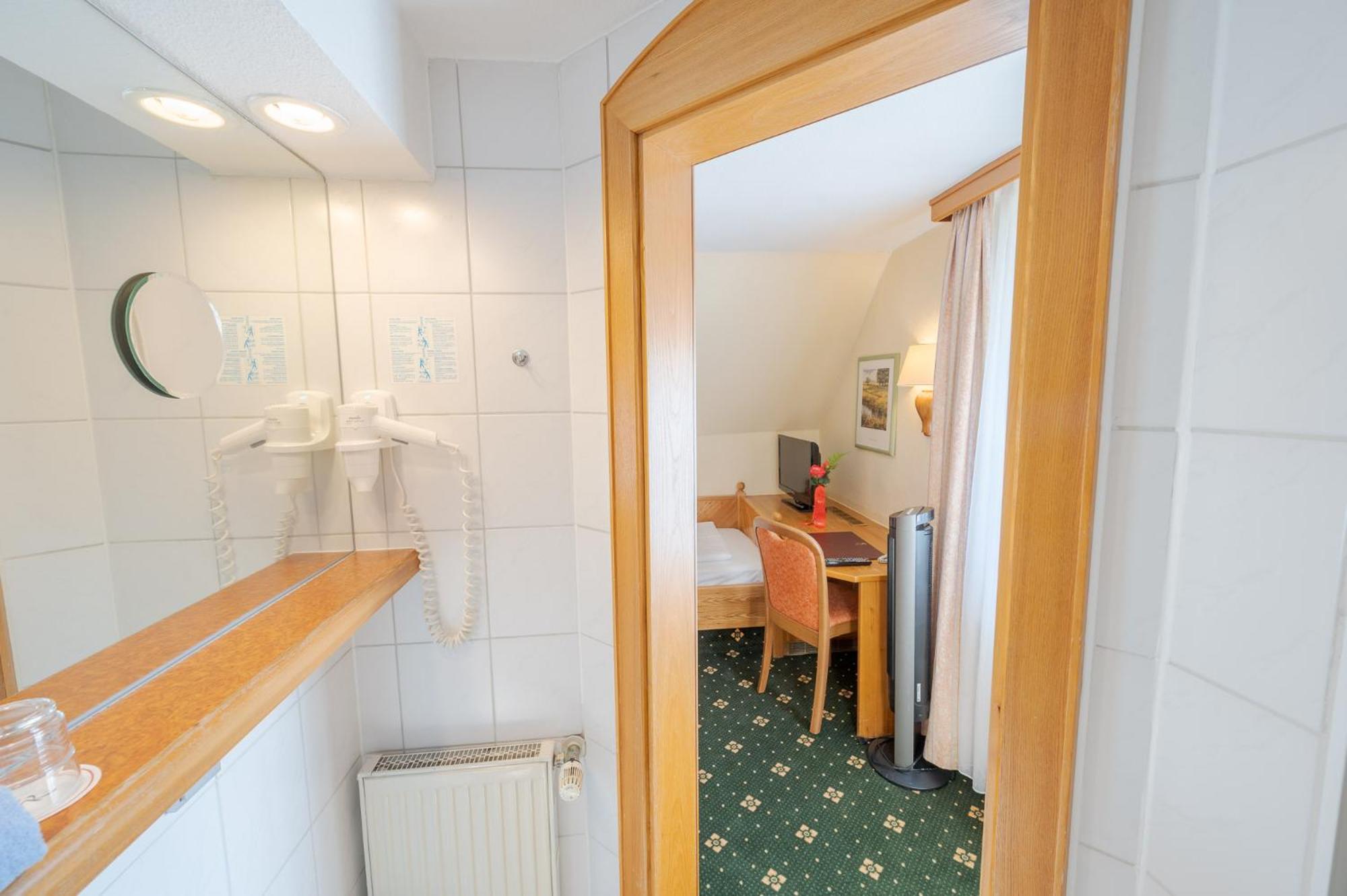 Oberschleißheim Chalet Zum Kurfuerst מראה חיצוני תמונה