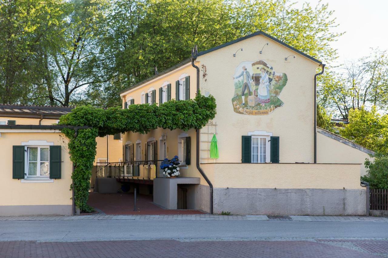 Oberschleißheim Chalet Zum Kurfuerst מראה חיצוני תמונה